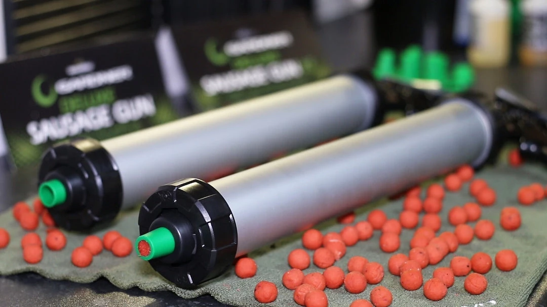 Fish On Tackle Store Gardner Deluxe Sausage Gun Specimen Carp 2 Fish On Tackle Store Gardner Deluxe Sausage Gun Specimen Carp